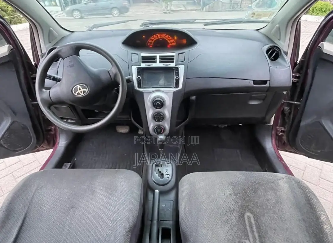 Toyota Vitz 1.3 AWD 5dr 2008 Burgundy