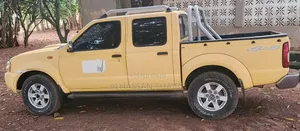 Nissan Hardbody 2019 Gold