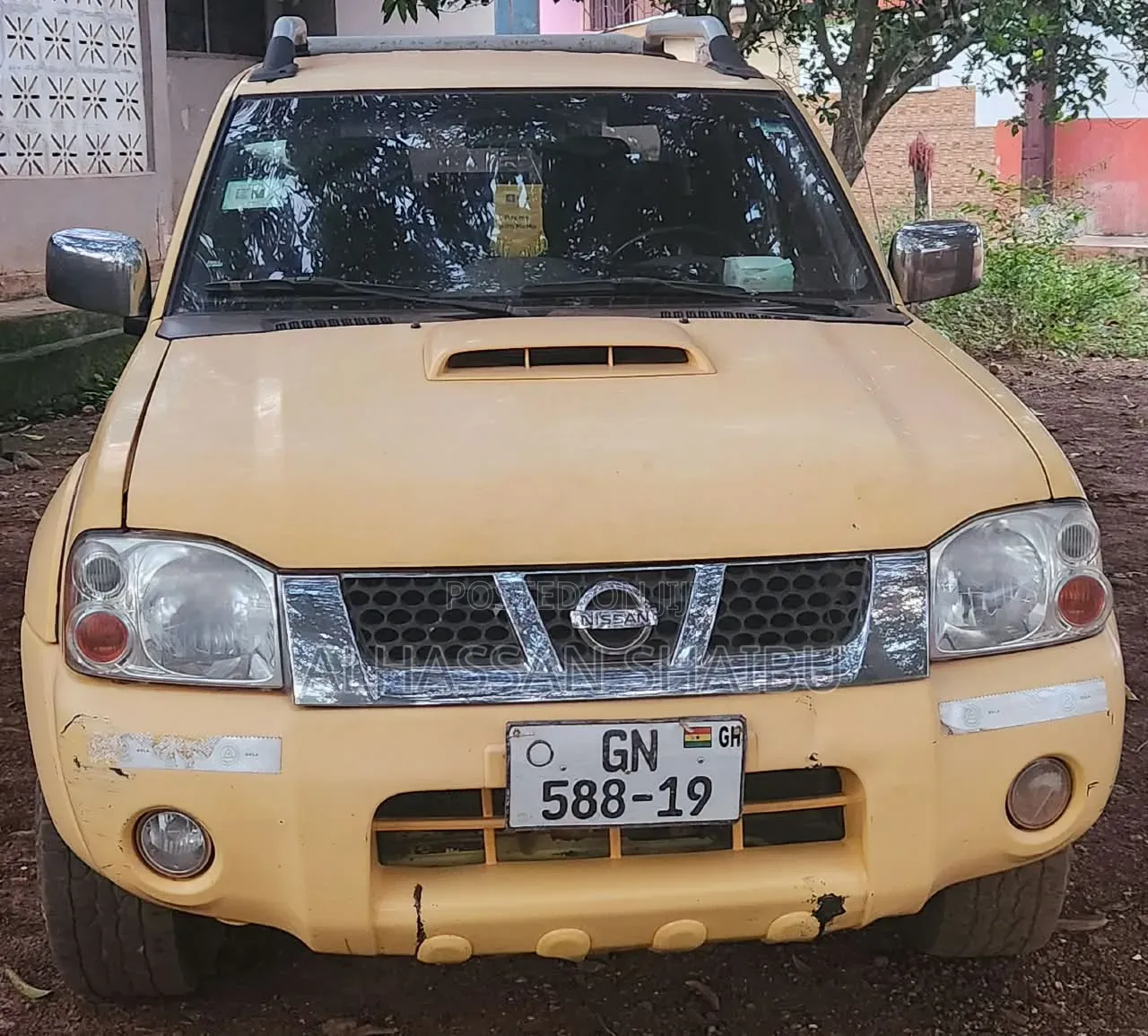 Nissan Hardbody 2019 Gold