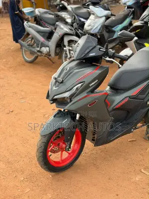 Yamaha Aerox 2025 Gray