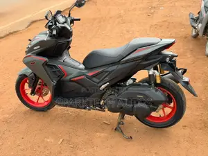Yamaha Aerox 2025 Gray