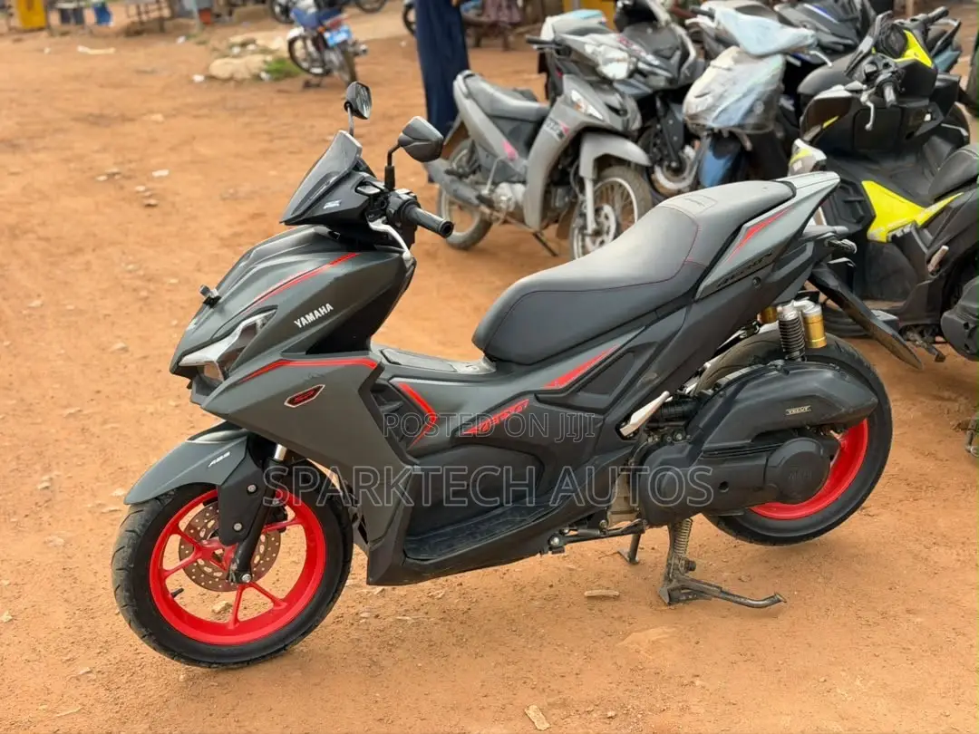 Yamaha Aerox 2025 Gray