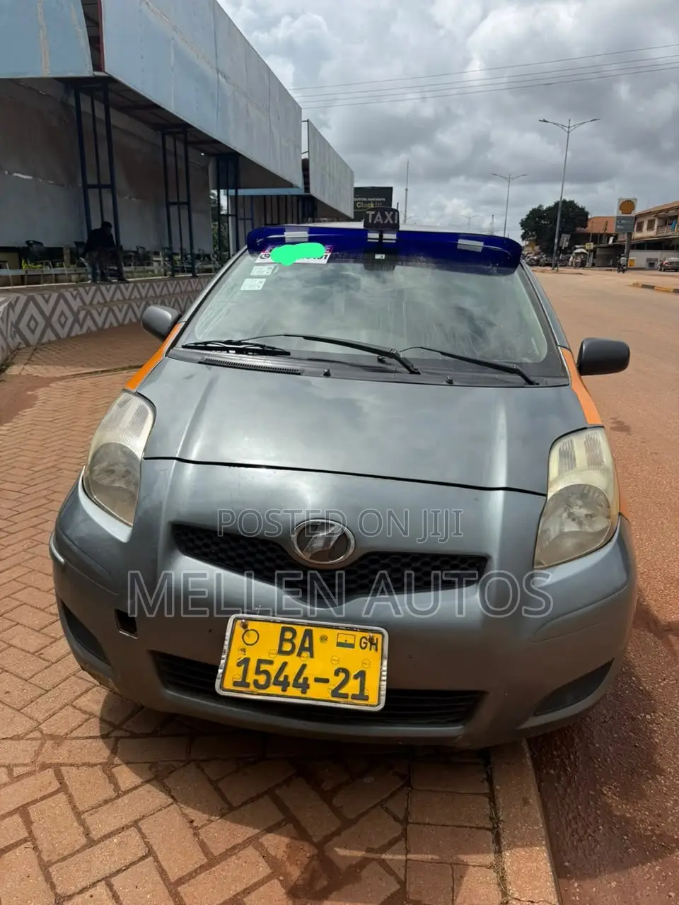 Toyota Vitz 1.0 FWD 5dr 2010 Gray