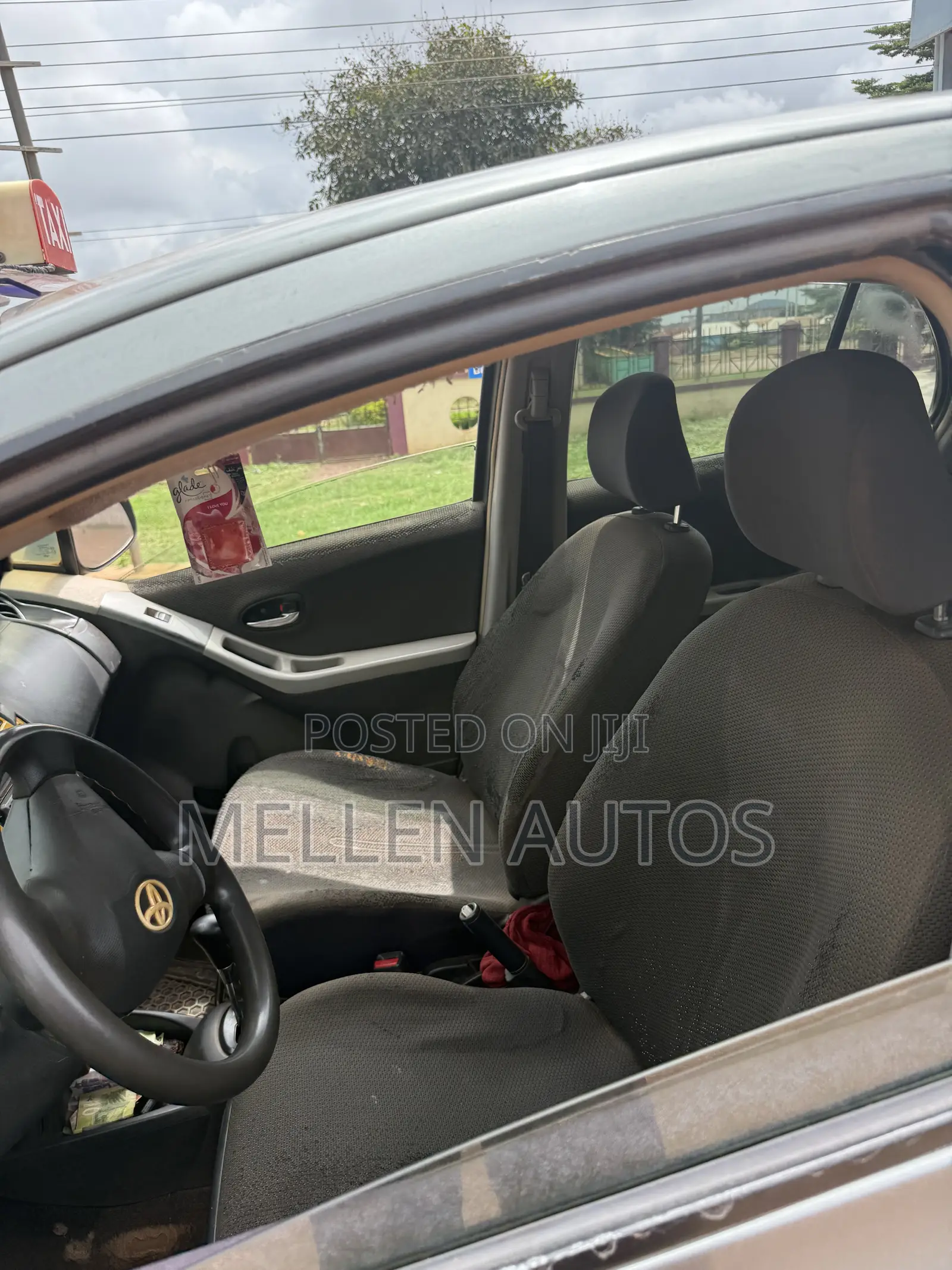 Toyota Vitz 1.0 FWD 5dr 2010 Gray