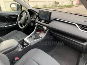Toyota RAV4 LE FWD 2020 Brown