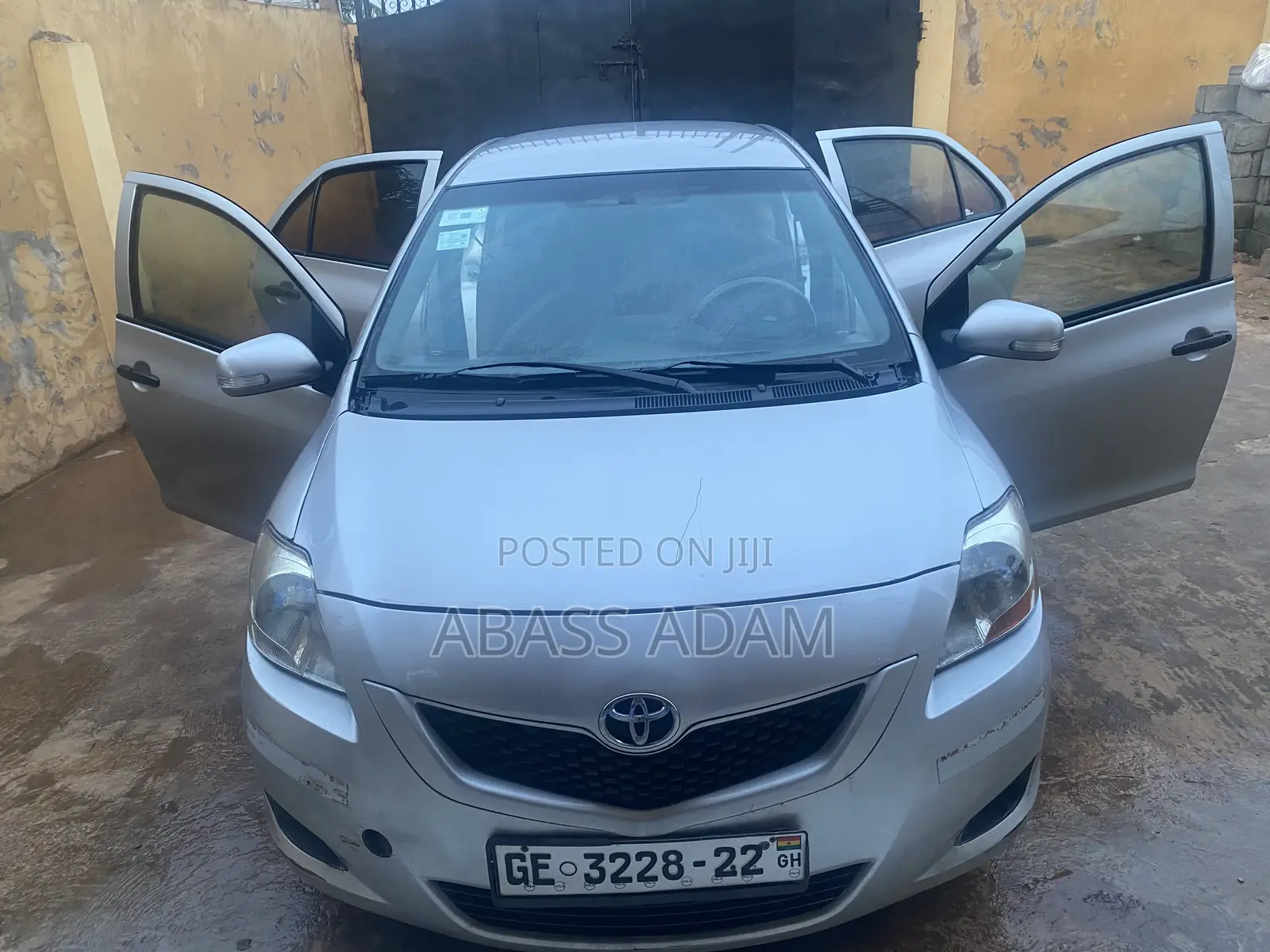 Toyota Belta 2010 Silver
