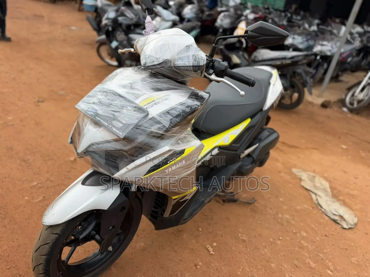 Yamaha Aerox 2025 Gray