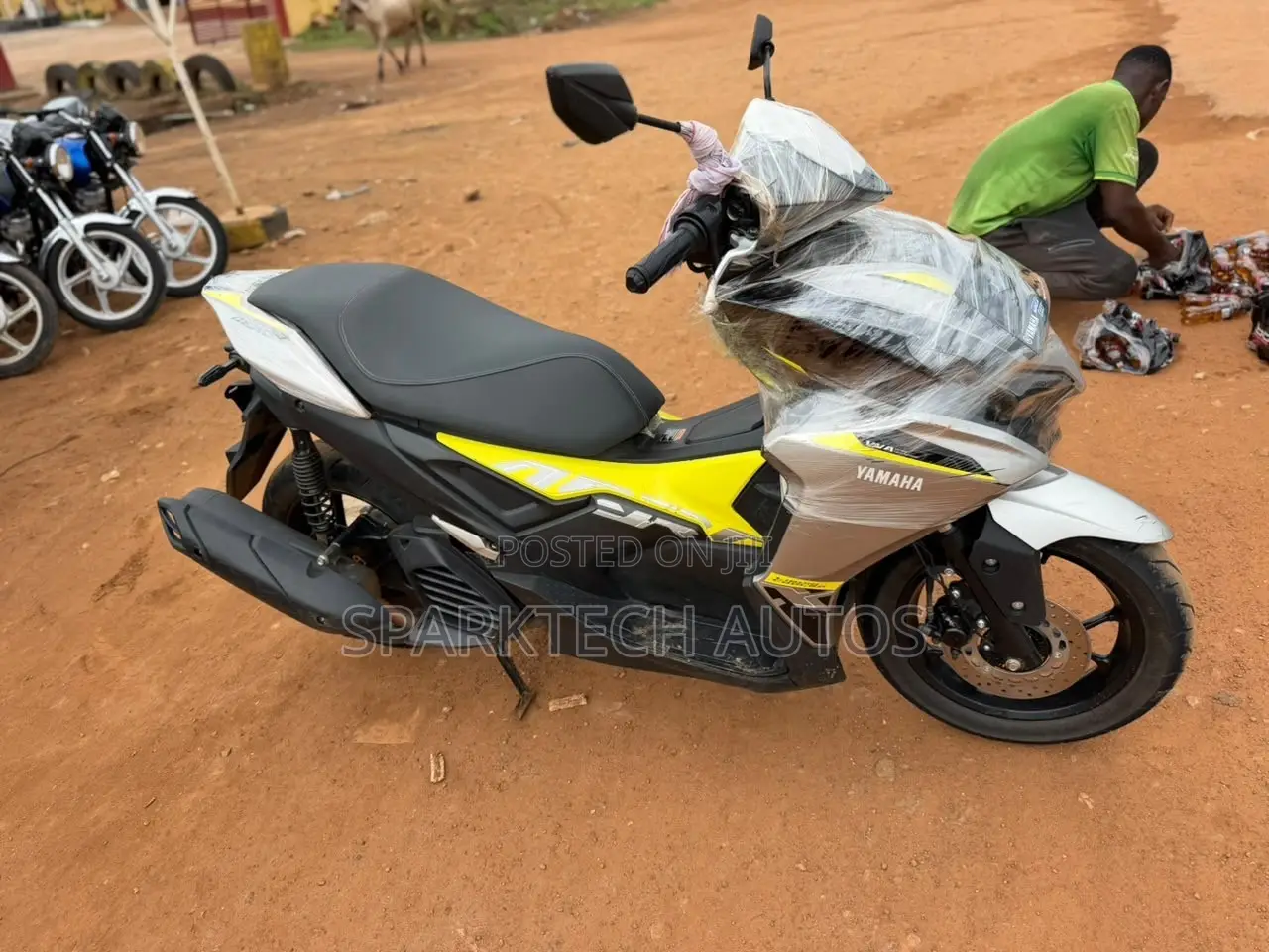 Yamaha Aerox 2025 Gray