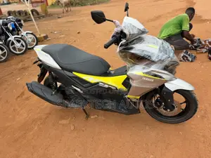 Yamaha Aerox 2025 Gray