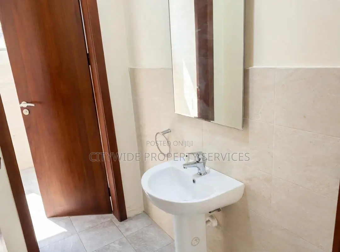 2bdrm Apartment in American House for sale