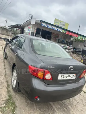 Toyota Corolla LE 4dr Sedan (1.8L 4cyl 4A) 2010 Gray