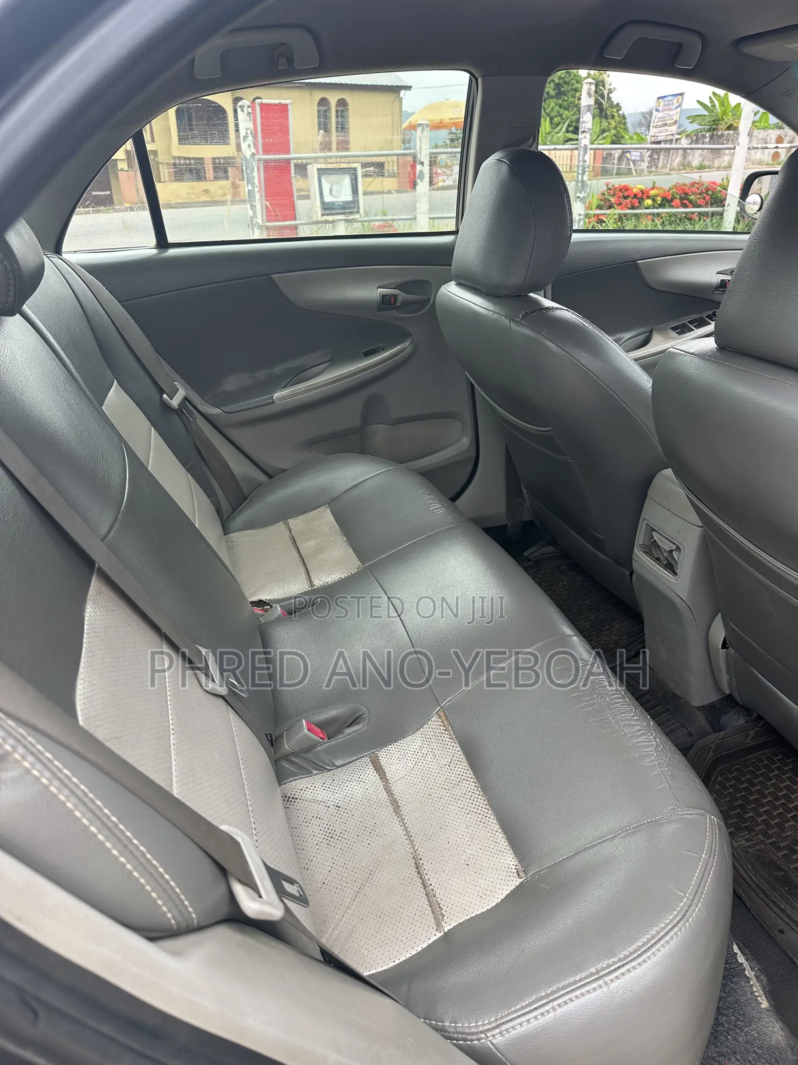 Toyota Corolla LE 4dr Sedan (1.8L 4cyl 4A) 2010 Gray