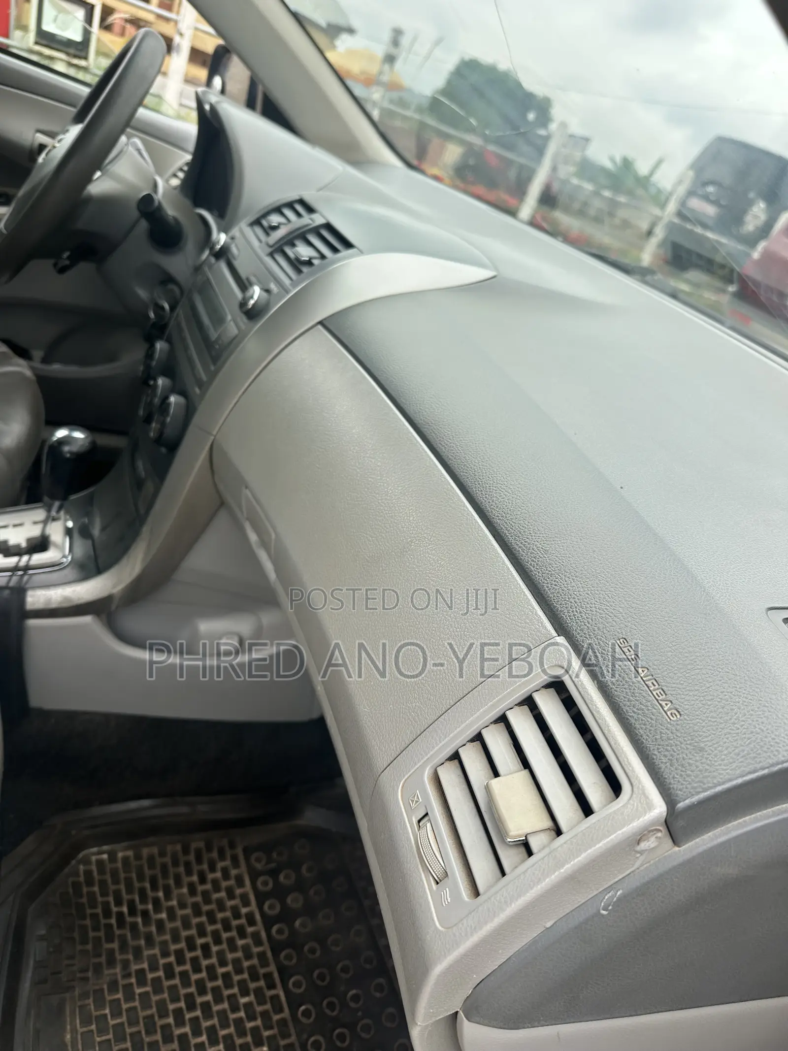 Toyota Corolla LE 4dr Sedan (1.8L 4cyl 4A) 2010 Gray