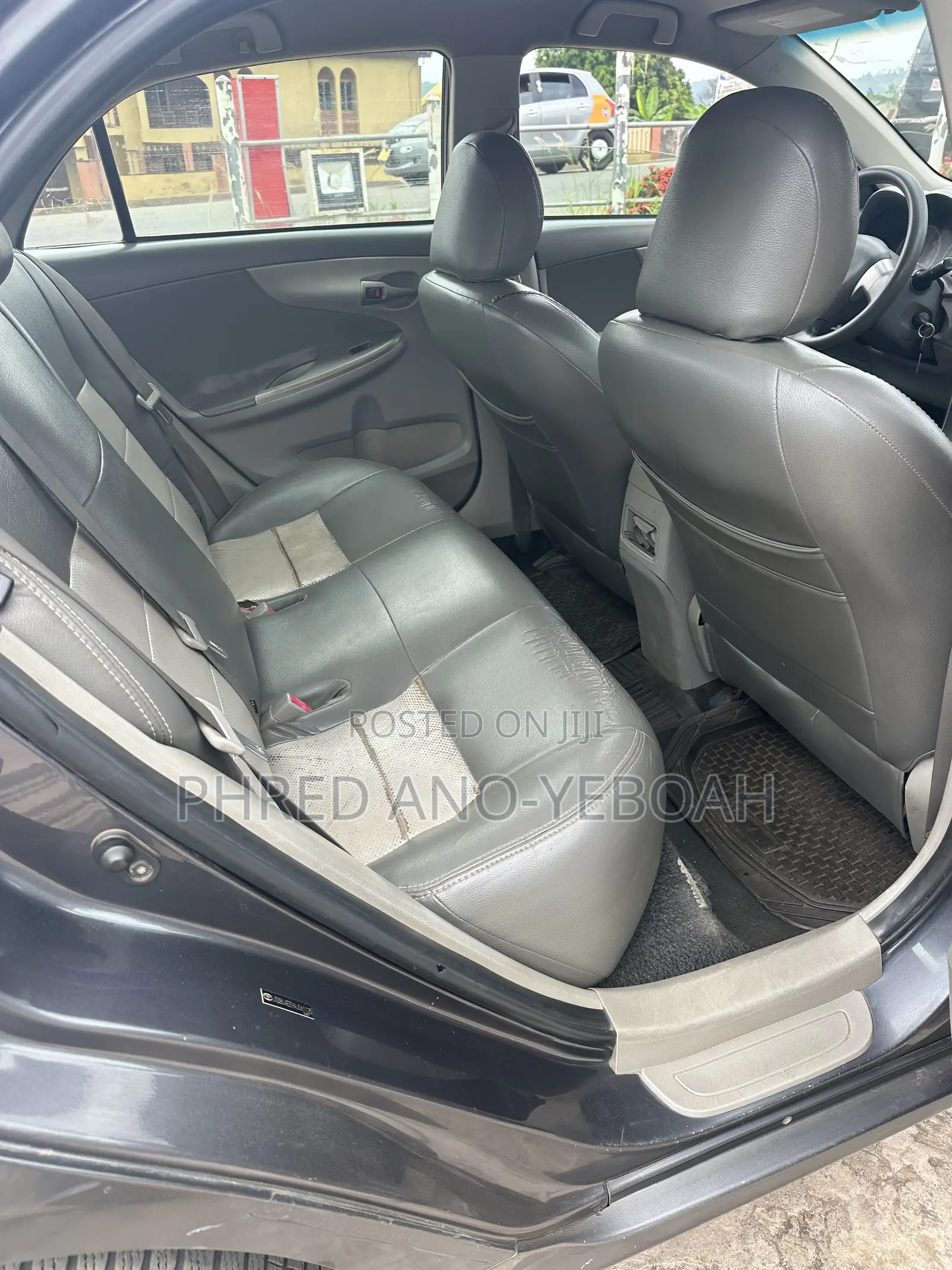 Toyota Corolla LE 4dr Sedan (1.8L 4cyl 4A) 2010 Gray