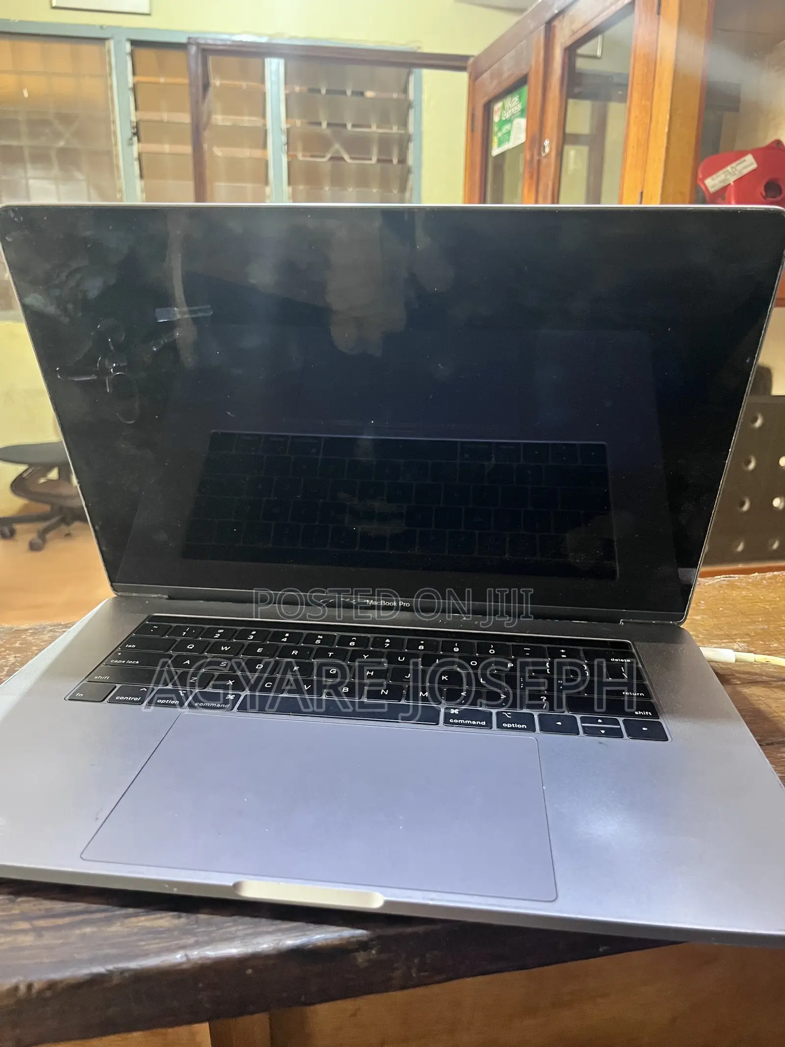 Laptop Apple MacBook Pro 2019 16GB Intel Core i7 SSD 256GB