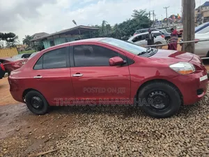 Toyota Yaris Base Sedan 4dr 2010 Red