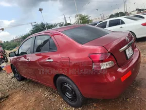 Toyota Yaris Base Sedan 4dr 2010 Red