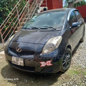 Toyota Vitz 1.0 FWD 3dr 2010 Black