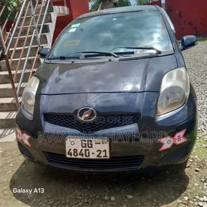 Toyota Vitz 1.0 FWD 3dr 2010 Black