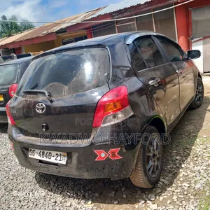 Toyota Vitz 1.0 FWD 3dr 2010 Black