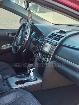Toyota Camry SE 4dr Sedan (2.5L 4cyl 6A) 2012 Red
