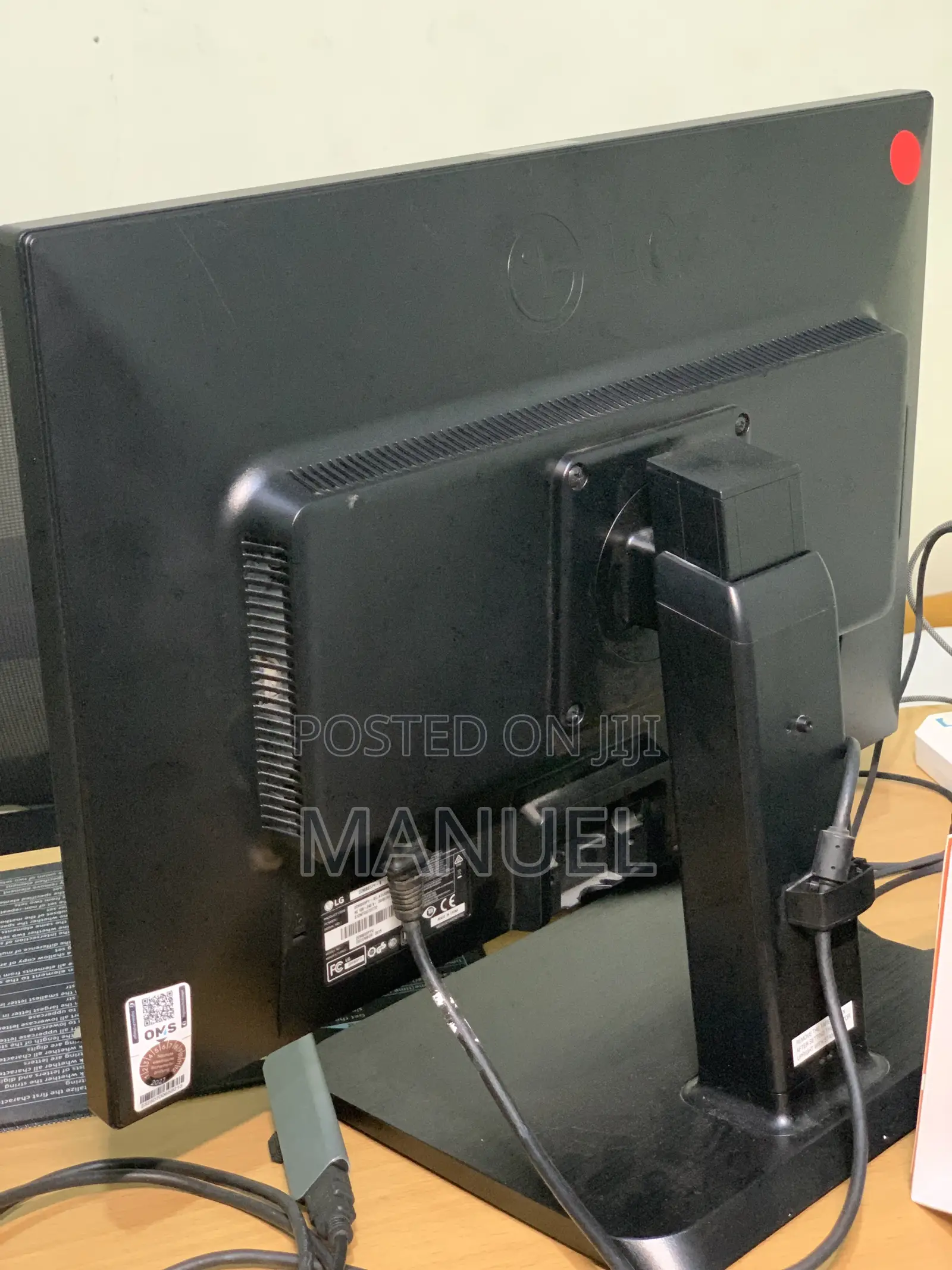 22" LG Office Monitor (+ Stands Power Cables) -Almost New Condition