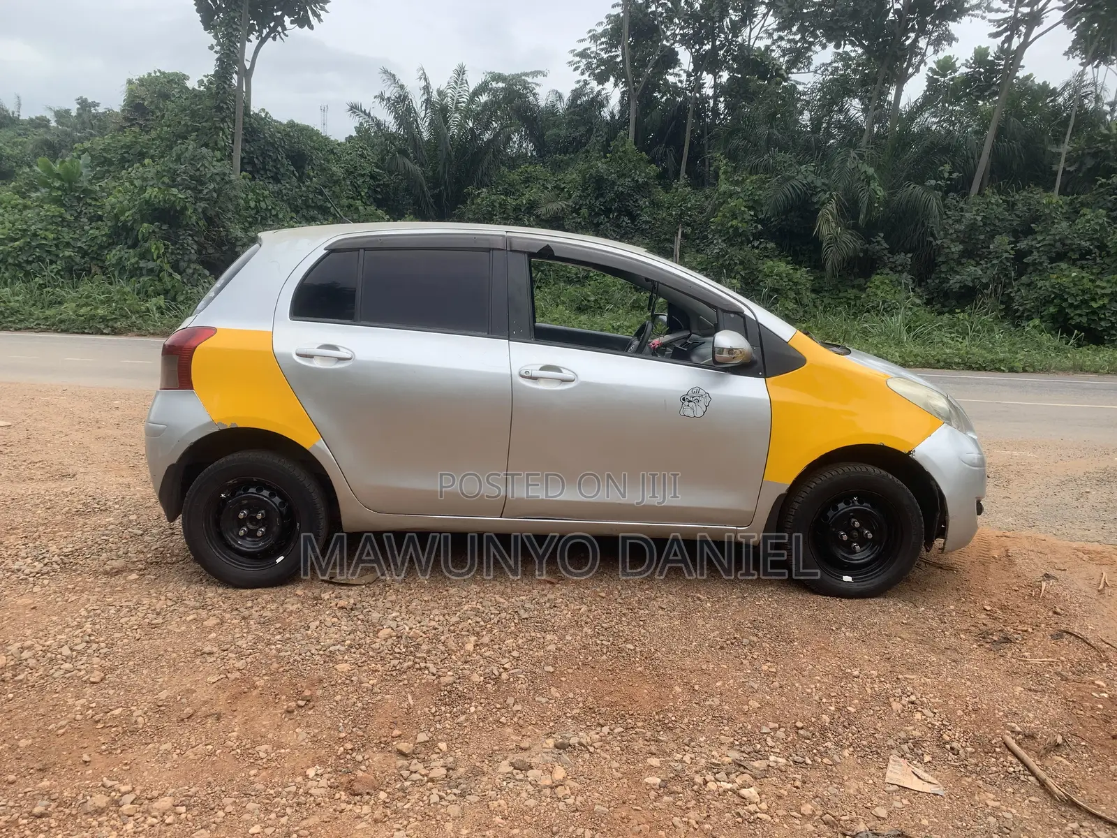 Toyota Vitz 2010 Gray