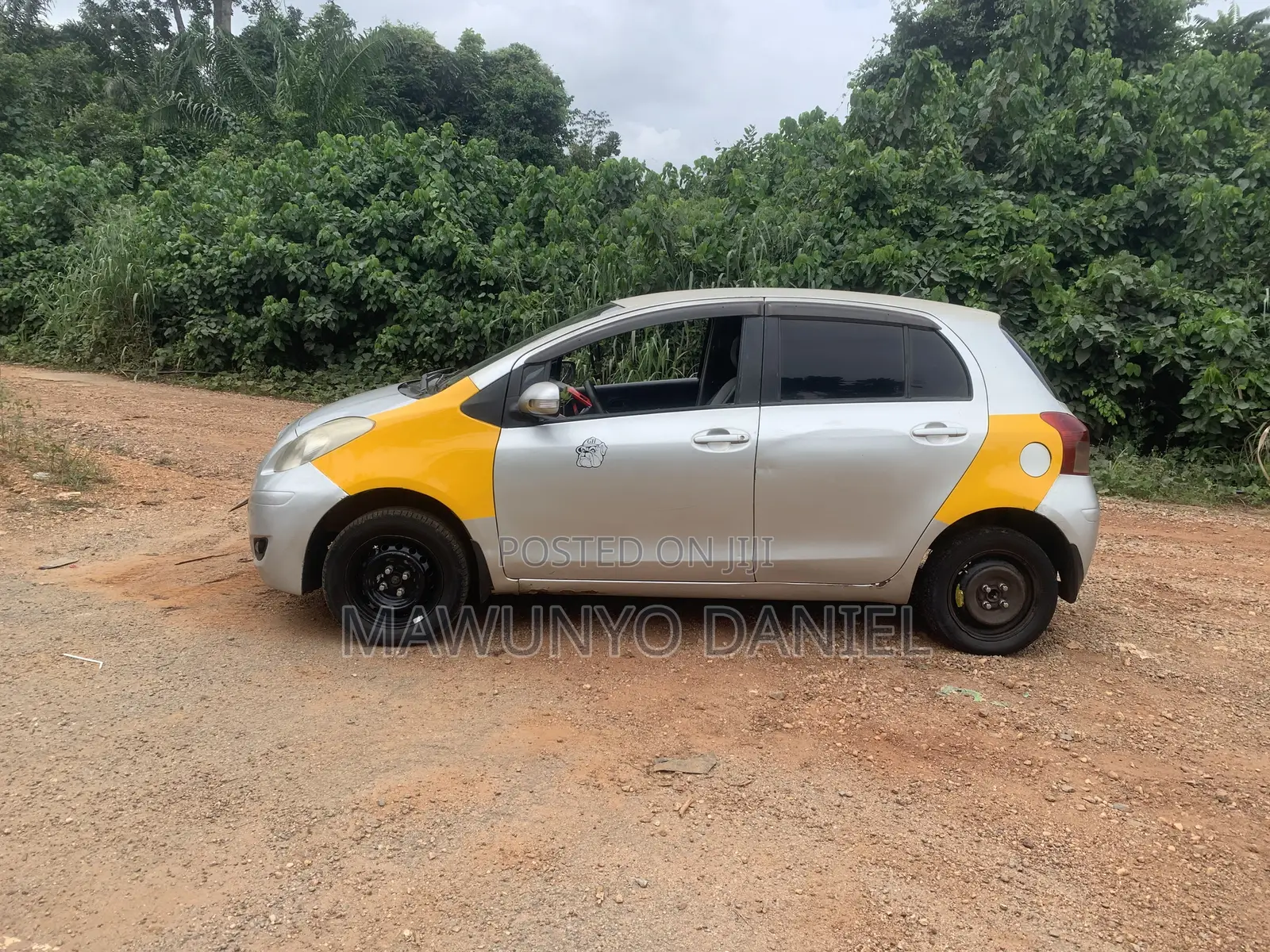 Toyota Vitz 2010 Gray