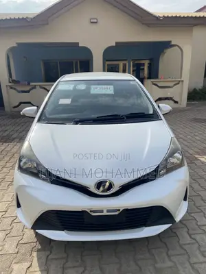 Toyota Vitz 1.0 FWD 5dr 2015 White