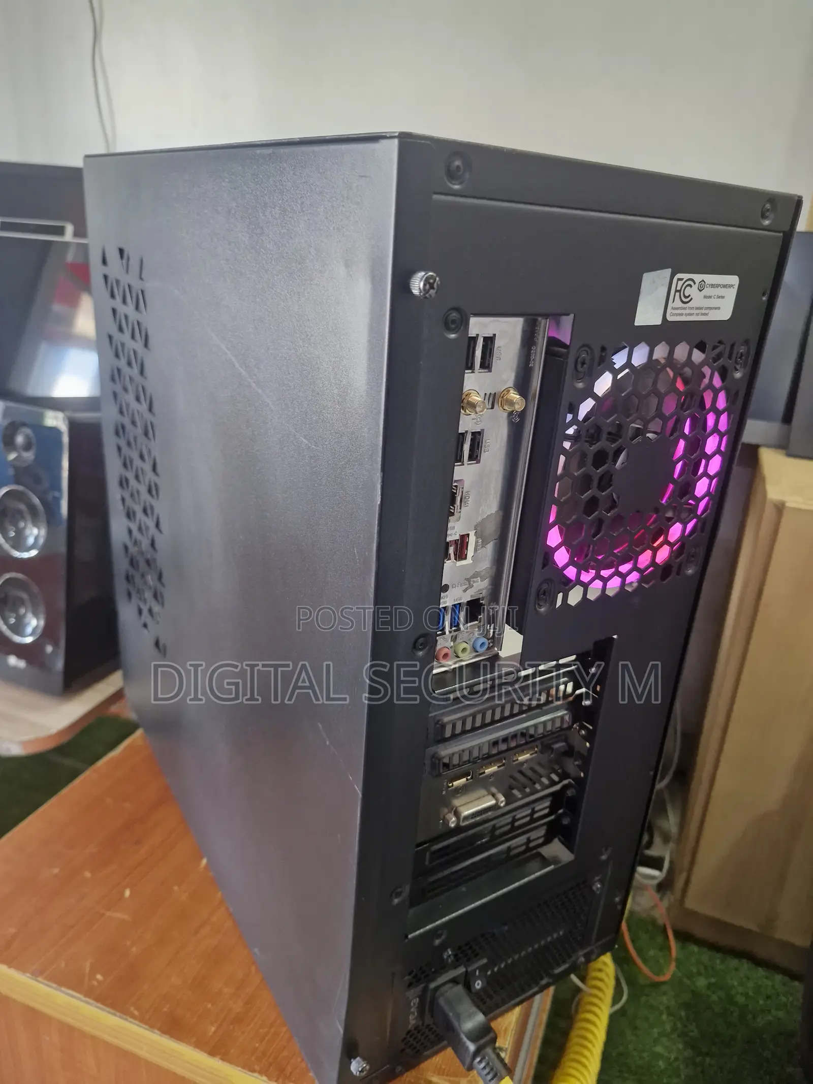 Desktop Computer Asus 16GB AMD Ryzen 7 SSD 1T