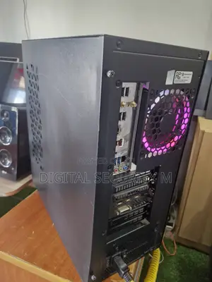 Desktop Computer Asus 16GB AMD Ryzen 7 SSD 1T