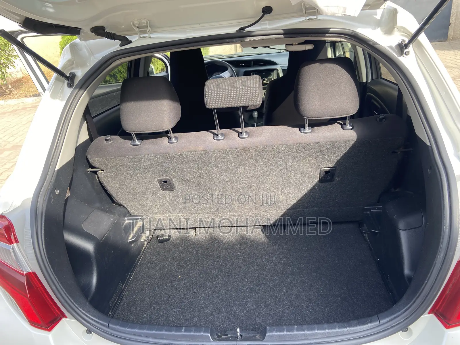 Toyota Vitz 1.0 FWD 5dr 2015 White