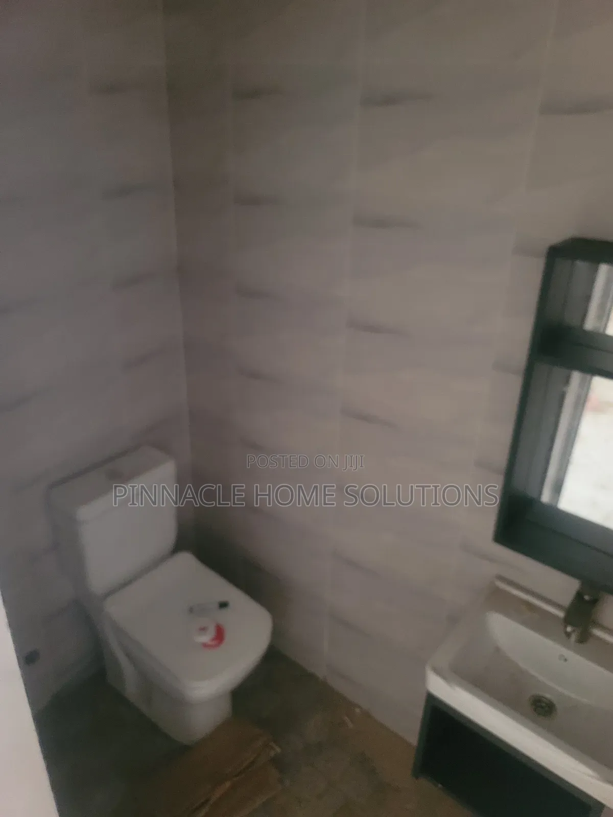 1bdrm Block of Flats in Klagon Police, Spintex for rent