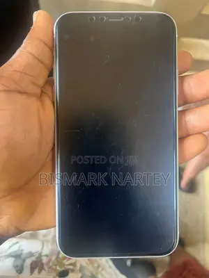 Apple iPhone XR 64 GB White