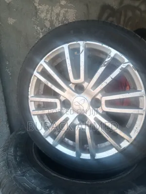 Nissan Sentra/ Venza Rim 16