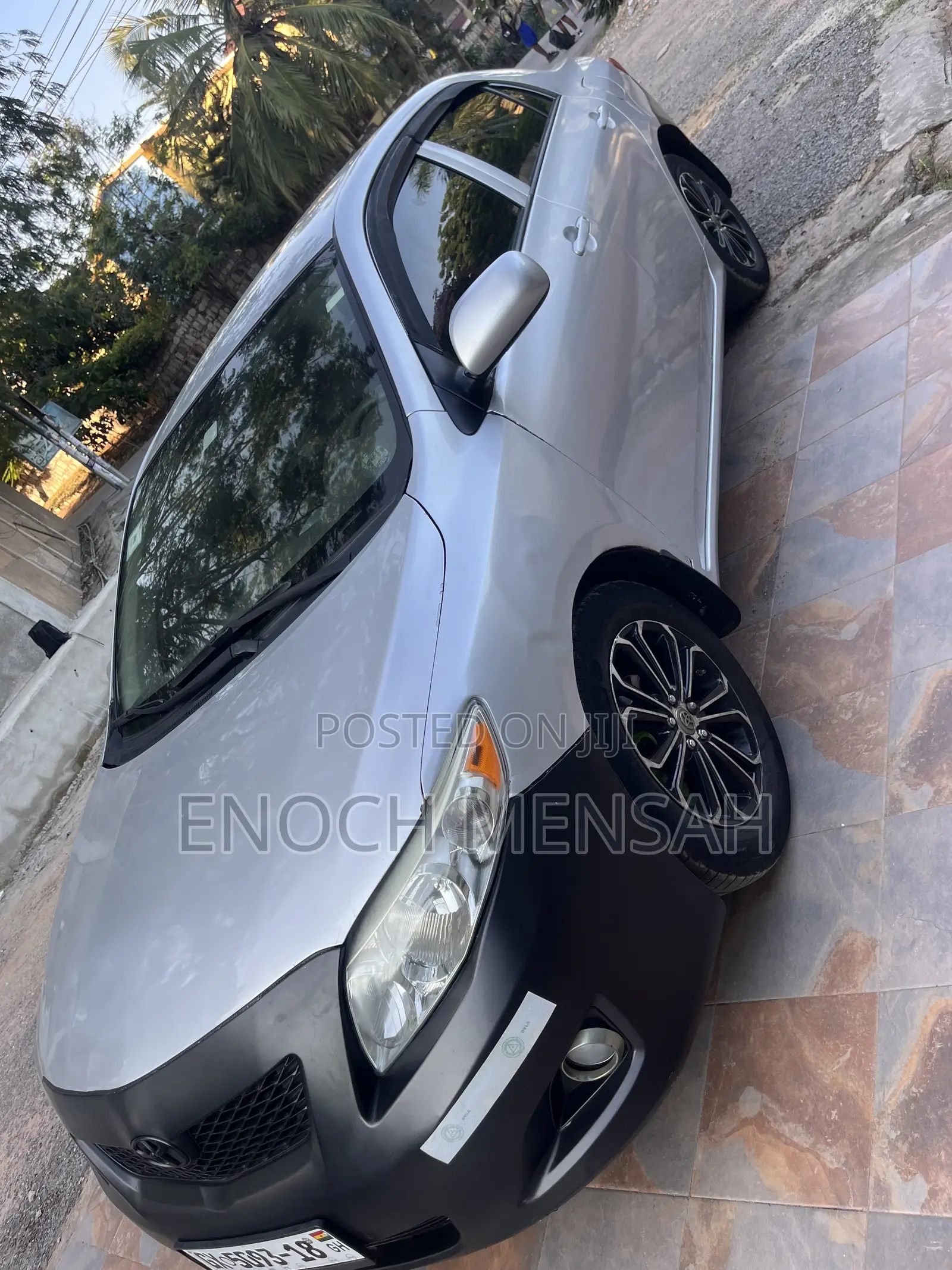 Toyota Corolla LE 4dr Sedan (1.8L 4cyl 4A) 2010 Silver