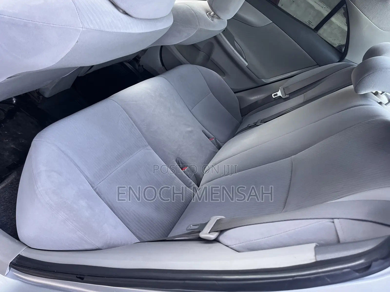 Toyota Corolla LE 4dr Sedan (1.8L 4cyl 4A) 2010 Silver