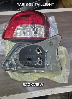 Yaris 05 Taillight