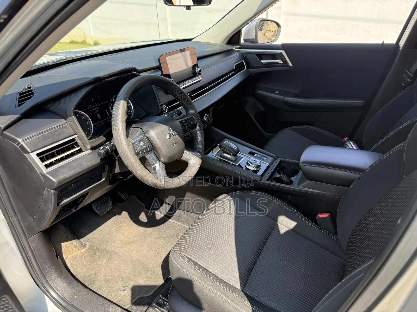 Mitsubishi Outlander SEL 2022 Silver