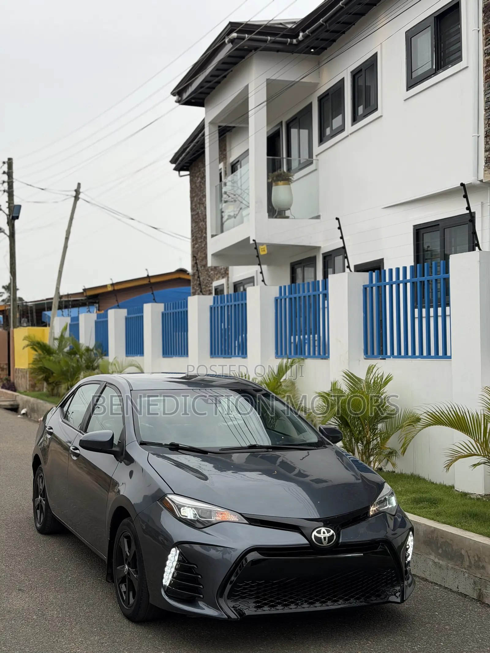 Toyota Corolla LE Eco (1.8L 4cyl 2A) 2019 Gray