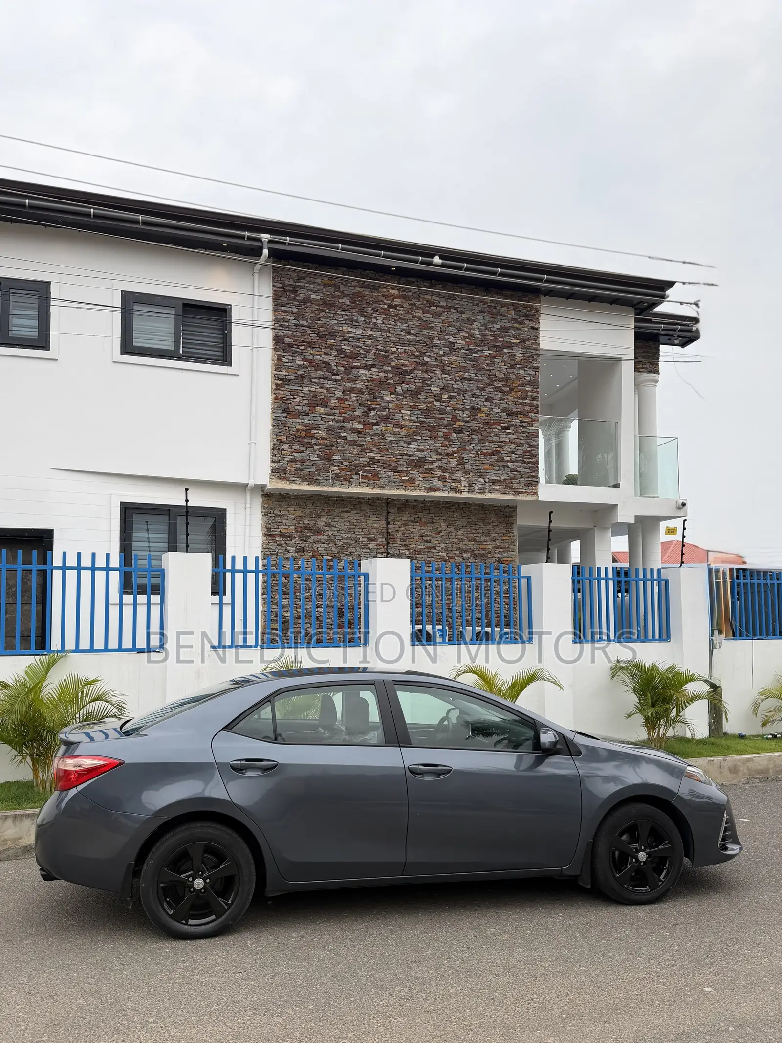 Toyota Corolla LE Eco (1.8L 4cyl 2A) 2019 Gray