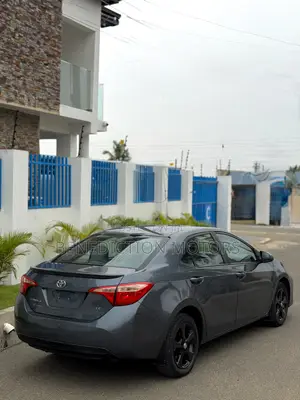 Toyota Corolla LE Eco (1.8L 4cyl 2A) 2019 Gray