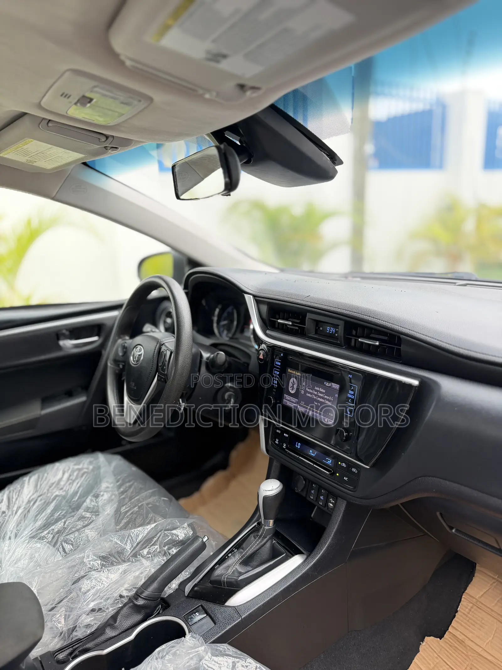 Toyota Corolla LE Eco (1.8L 4cyl 2A) 2019 Gray