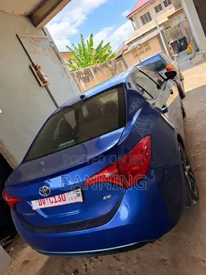 Toyota Corolla SE Special Edition 4dr Sedan (1.8L 4cyl CVT) 2017 Blue