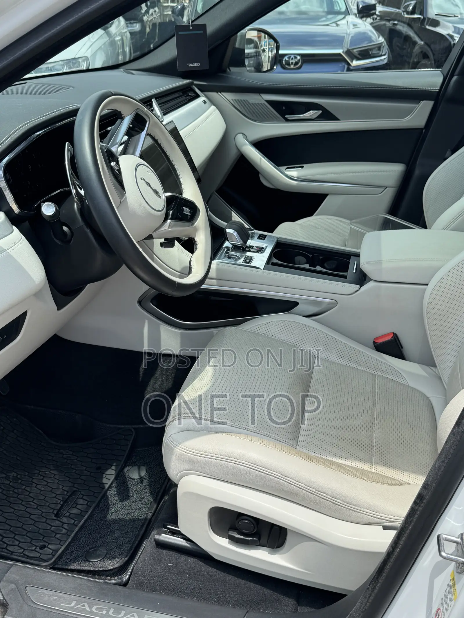 Jaguar F-Pace P250 R-Dynamic S AWD 2024 White