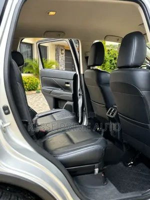 Mitsubishi Outlander SEL S-AWC 2020 Silver