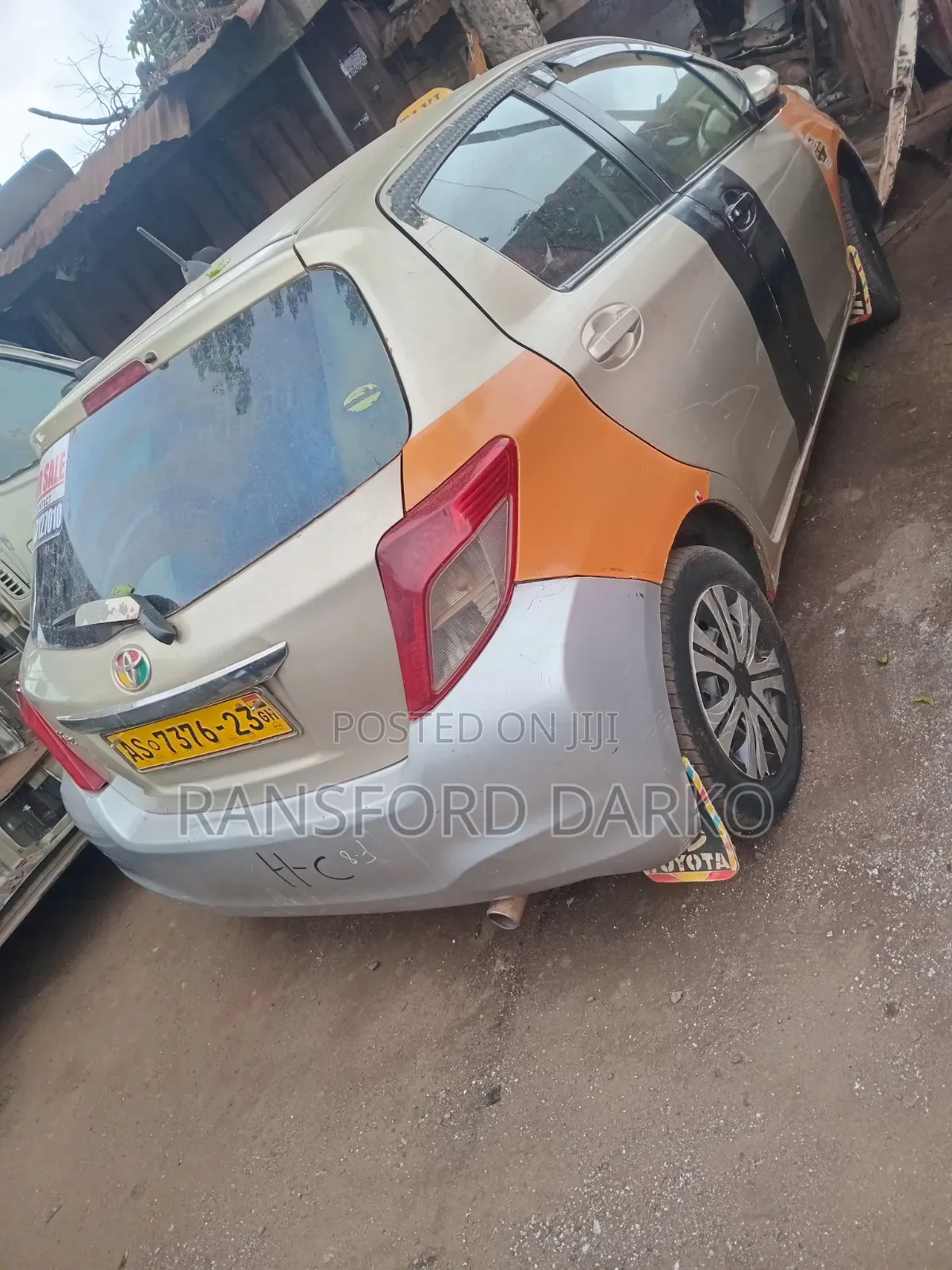 Toyota Vitz 2012 Silver