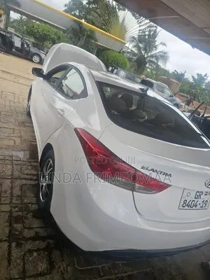 Hyundai Elantra SE Sedan FWD (1.8L 4cyl 6A) 2016 White