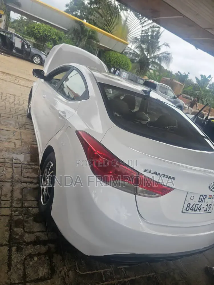 Hyundai Elantra SE Sedan FWD (1.8L 4cyl 6A) 2016 White