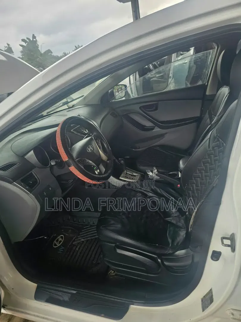 Hyundai Elantra SE Sedan FWD (1.8L 4cyl 6A) 2016 White